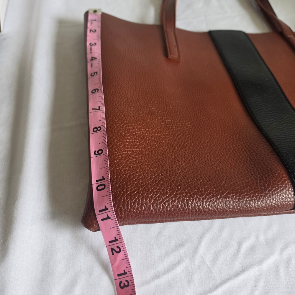 Vince Camuto Luck
Tote structured carryall pebbled vegan leather - Picture 11 of 12